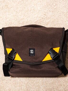 Crumpler 5 Million Dollar Home Camera Bag – Classic Brown/Orange